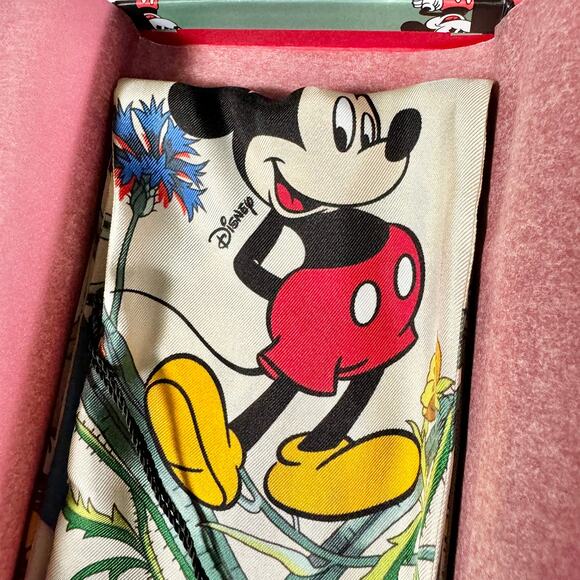 GUCCI x DISNEY Collab Mickey Neck Bow Scarf NIB - Picture 2 of 10